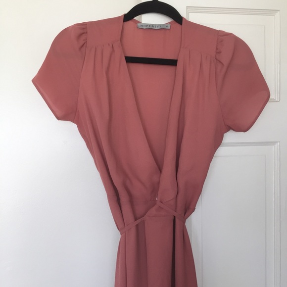 Hope and Ivy Wrap dress - Picture 3 of 6